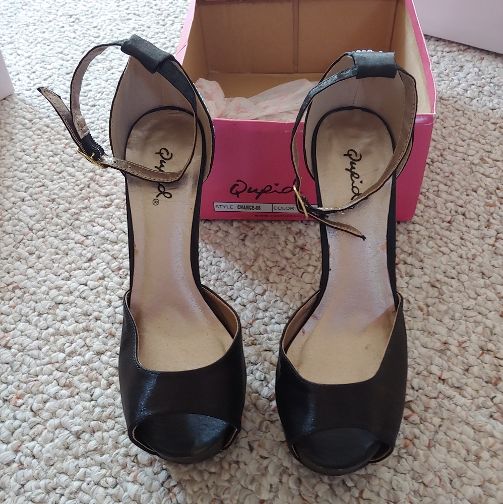 Black peep toe with ankle strap pumps with rhinest